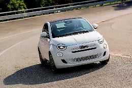 Fiat, ecco (finalmente) la 500 Ibrida che prova a salvare Mirafiori