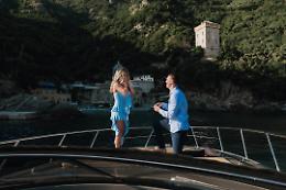 Toro: ecco la romantica proposta di matrimonio a Portofino di Schuurs alla sua Roos