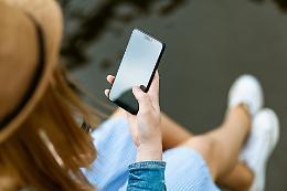 Meta approva la direzione presa da UE per innalzare l'età digitale