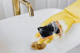 Sporcizia invisibile: ecco gli oggetti più sporchi con cui abbiamo a che fare ogni giorno