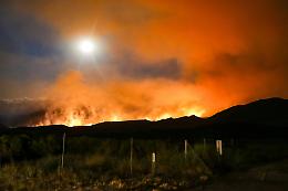 La California brucia ancora: il “Madre Fire” è l’incendio più vasto dell’anno