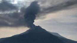 Voli per Bali cancellati: l'attività del Laki-Laki torna a preoccupare l'Indonesia