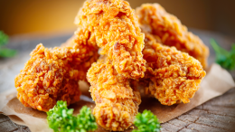 La guerra del pollo fritto infiamma la Corea: prezzi stracciati e file chilometriche nei supermercati