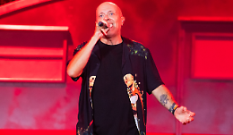 Altro che "amico" Eros, Max Pezzali in concerto all'Allianz Stadium prima di Ramazzotti: la Juve vuole un'estate piena di live