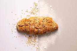Alimenti ultra-processati accelerano l'invecchiamento biologico: lo studio che sconvolge le abitudini alimentari