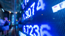 Borse asiatiche incerte: Hong Kong parte in calo, timidi segnali positivi dai listini cinesi
