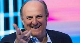 Gerry Scotti vittima di una bufala virale: “Ricoverato in fin di vita”, ma è tutto falso