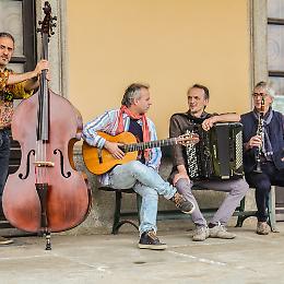 Castiglione Tinella, i Cafè Express in concerto a Villa Fogliati