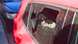 Vetro in frantumi per rubare all'interno: le auto di Torino nel mirino dei ladri