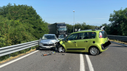 Frontale in tangenziale, due auto coinvolte: due persone in ospedale in codice giallo