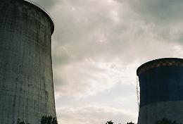 IA progetta centrali nucleari: Palantir e The Nuclear Company uniscono le forze per un futuro energetico AI-driven