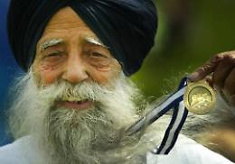 È morto Fauja Singh, il maratoneta più longevo del mondo
