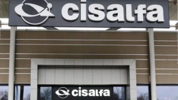 Colpo notturno al centro commerciale Le Gru: rubati 20mila euro dal negozio Cisalfa