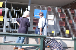 «C'è un ordigno ai Servizi sociali». E scatta l'allarme bomba a Lucento