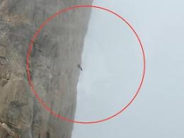Alpinista italiano appeso sul Dente del Gigante: soccorritori intervengono via terra causa forte vento