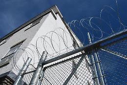 Sovraffollamento carceri, il governo cambia rotta: Nordio sblocca le misure alternative