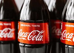 Coca-Cola cambia ricetta: svolta della celebre bevanda americana