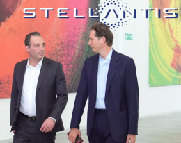 Stellantis, oggi la "prima" di Filosa e i primi conti: ecco cosa dicono gli analisti