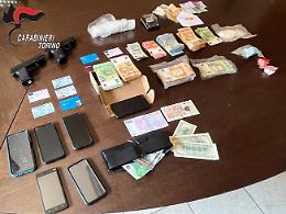 Cocaina, 48mila euro in contanti e pistole: lo "Scarface" della provincia in manette