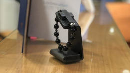 Preghi, cammini e resti connesso: arriva il rosario smart del Vaticano
