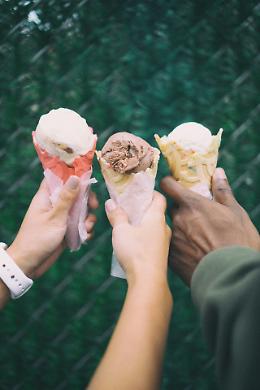 Il gelato ti fa venire ancora più sete? È normale, e c’è una spiegazione