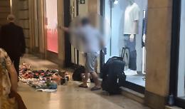 In centro a Torino arriva il "Michael Jackson abusivo". E la municipale? "È impegnata a fare le multe sulle strisce blu"