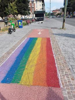 Ciclabile arcobaleno: una nuova protesta?