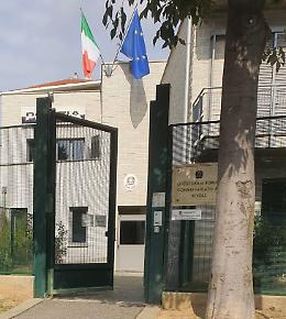 Rubano pedane e tentano la fuga: due arresti a Rivoli