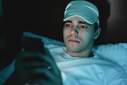 Dormi male? Ecco 8 strategie efficaci per dire addio all’insonnia