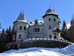 Il castello di Cenerentola esiste (davvero) ed è a un'ora e mezza da Torino