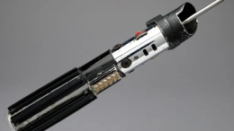 All'asta l'iconica spada laser di Darth Vader usata nella trilogia originale di Star Wars
