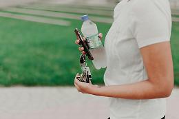 Stop ai limiti per i liquidi nel bagaglio a mano: in Europa arriva la svolta negli aeroporti