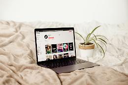 Per gli influencer sopra i 500mila follower scatta l’obbligo di iscrizione al Registro Agcom (e le multe sono salate)