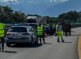 Ancora un'auto in contromano in autostrada. Alla guida un 88enne. Sua moglie è morta sul colpo: l'uomo è gravissimo