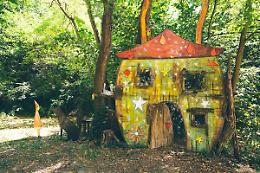 Magia d'estate al Bosco Fatato, il 2 e 3 agosto a Montaldo Roero va in scena la festa fra i castagni, sculture e incanto 