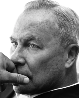 Addio a Robert Wilson, il regista che ha rivoluzionato il teatro contemporaneo
