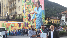 Un maxi murale per celebrare le tradizioni di Pomaretto