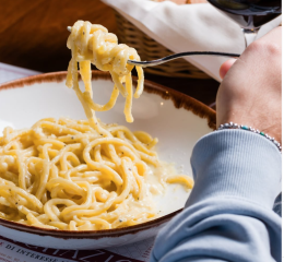 Per gli inglesi la cacio e pepe si fa con il burro e il parmigiano