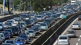 Esodo estivo al culmine, traffico intenso anche in Piemonte: sospesi oltre l’80% dei cantieri stradali
