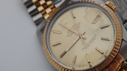 Lo picchiano e gli rubano il Rolex da 6mila euro, indagano i carabinieri
