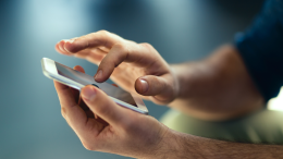 Roaming all’estero: trucchi e strategie per evitare costi imprevisti col cellulare