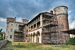 Ozegna rinnova il suo simbolo: il Castello si prepara a vivere una nuova vita