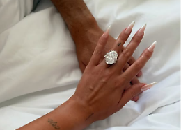 CR7 fa la proposta a Georgina
E la Rodriguez si cautela subito