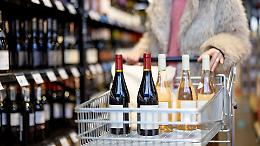 Il ritorno del vino nella GDO: 753 milioni di litri venduti, ma il boom è del Vermentino