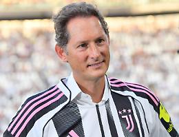 La festa, l'invasione, i fischi a Vlahovic: il racconto dallo Stadium. Ed Elkann fissa gli obiettivi della Juve