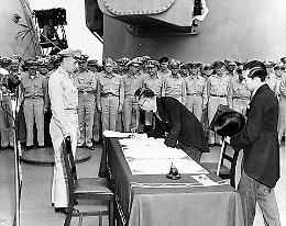 Era il 15 agosto 1945 quando il Giappone si arrese, ma la voce dell’imperatore fu un enigma