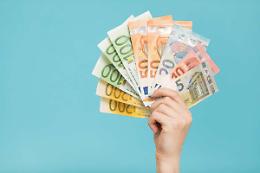 Bonus Ferragosto: come funziona e chi lo riceve in busta paga