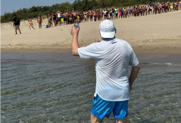 Vasco Rossi, cosa succede... in spiaggia? L'incredibile vacanza del Komandante