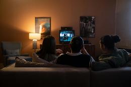 Perché le serie horror ci fanno bene: i benefici che non immagini