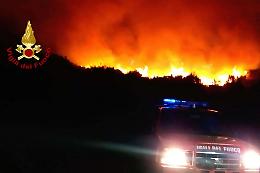 Italia in fiamme: oltre 56mila ettari distrutti dagli incendi nel 2025